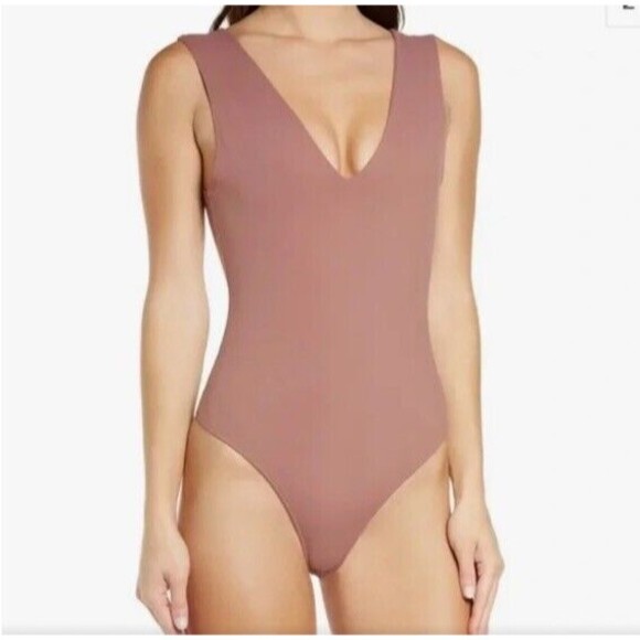 Free People Keep It Sleek Deep V-Neck Sleeveless Mauve Soft Stretch Bodysuit XS - Picture 1 of 16
